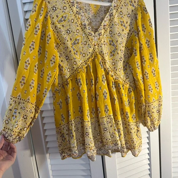 Yellow Floral Women's Top - Picture 3 of 3
